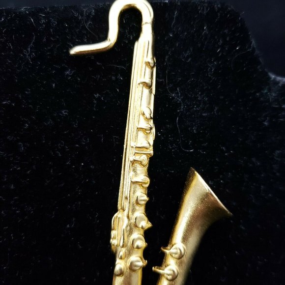 Vintage KJL Kenneth Jay Lane Brushed Gold Tone Baritone Saxophone - Picture 3 of 6